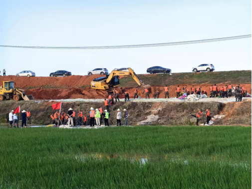 �������ձ���-ӭ��Ѵ������������ǰ�� -299.png